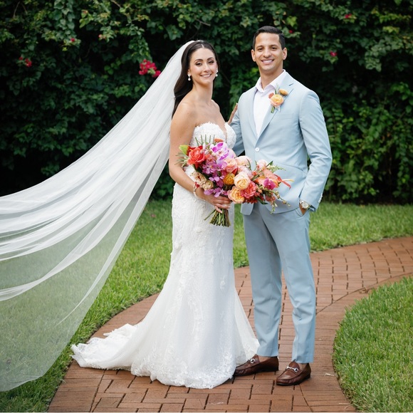 Martina Liana cathedral veil - Picture 4 of 6